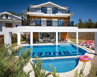 Fethiye Ölüdeniz'de Büyük Bahçeli, Özel Havuzlu, Lüks Villa - 2
