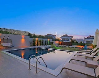 Fethiye Ölüdeniz'de Geniş Bahçeli, Özel Havuzlu, Hamamlı Villa - 3