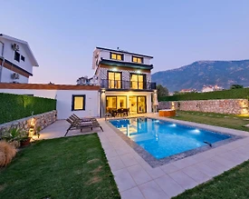 Fethiye Ölüdeniz'de Merkezi Konumda, Özel Havuzlu, Jakuzili Villa - 3
