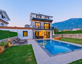 Fethiye Ölüdeniz'de Merkezi Konumda, Özel Havuzlu, Jakuzili Villa - 4