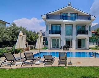 Fethiye Ölüdeniz'de Geniş Bahçeli, Özel Havuzlu, Lüks Villa - 1