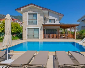 Fethiye Ölüdeniz'de Geniş Bahçeli, Özel Havuzlu, Modern Villa - 2