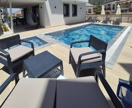 Fethiye Ölüdeniz'de Kalabalık Ailelere Uygun, Özel Havuzlu, 4+1 Villa - 1
