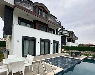 Fethiye Ölüdeniz'de Kalabalık Ailelere Uygun, Özel Havuzlu, 5+1 Villa - 1