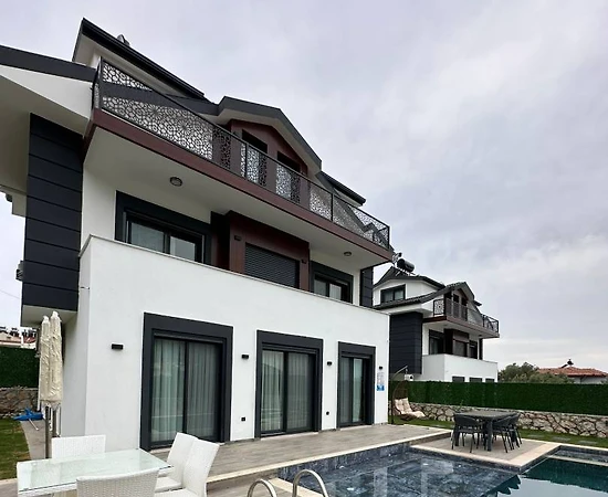 Fethiye Ölüdeniz'de Kalabalık Ailelere Uygun, Özel Havuzlu, 5+1 Villa - 1