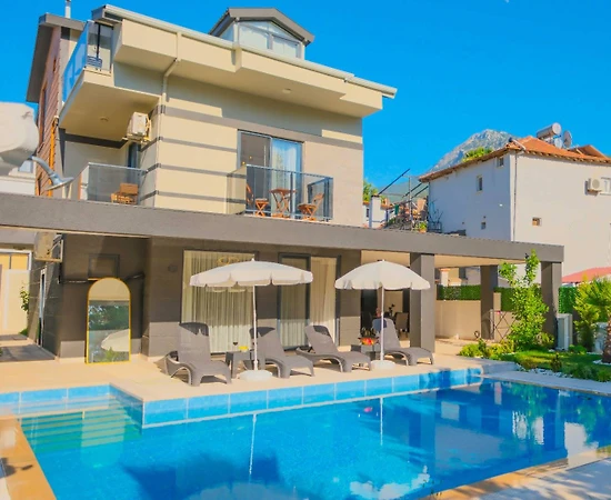 Fethiye Ölüdeniz'de Kalabalık Ailelere Uygun, Özel Havuzlu, 5+1 Villa - 1