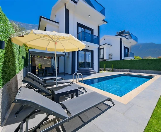 Fethiye Ölüdeniz'de Geniş Ailelere Uygun, Özel Havuzlu, Modern Villa - 1