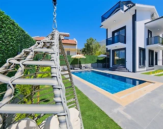 Fethiye Ölüdeniz'de Geniş Ailelere Uygun, Özel Havuzlu, Modern Villa - 4