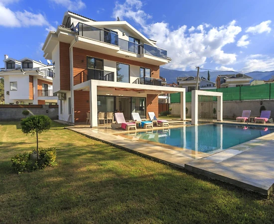 Fethiye Ölüdeniz'de Kalabalık Ailelere Uygun, Özel Havuzlu, Kiralık Villa - 1