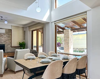 Fethiye Ölüdeniz'de Merkeze Yakın Konumda, Özel Havuzlu, Şık Villa - 4