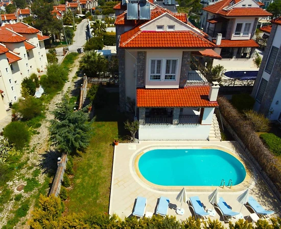Fethiye Ölüdeniz'de Merkeze Yakın Konumda, Özel Havuzlu, Kiralık Villa - 1