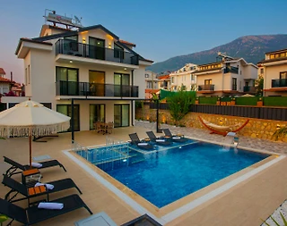 Fethiye Ölüdeniz'de Merkeze Yakın, Özel Havuzlu, Konforlu Villa - 2