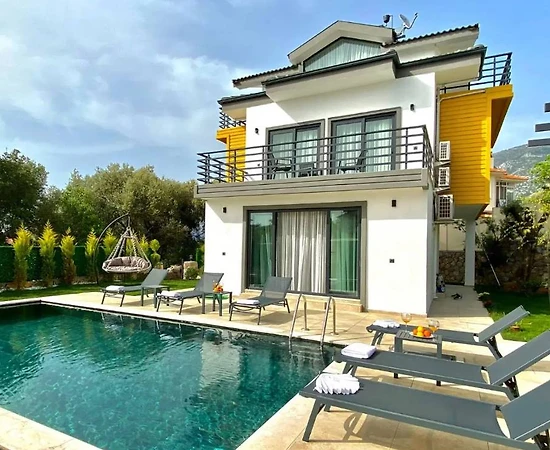 Fethiye Ölüdeniz'de Merkeze Yakın, Özel Havuzlu, Lüks Villa - 1