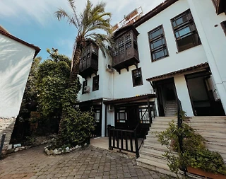 Fethiye Ölüdeniz'de Merkezi Konumda, Ortak Havuzlu, 2 Kişilik Apart - 3