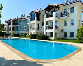 Fethiye Ölüdeniz'de Merkezi Konumda, Ortak Havuzlu, Konforlu Suit - 2
