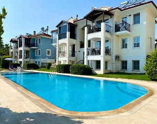 Fethiye Ölüdeniz'de Merkezi Konumda, Ortak Havuzlu, Konforlu Suit - 2