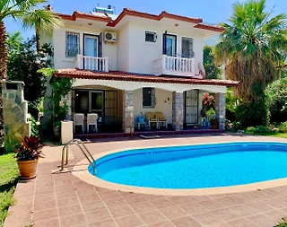 Fethiye Ölüdeniz'de Merkezi Konumda, Özel Havuzlu, 3+1 Villa - 1