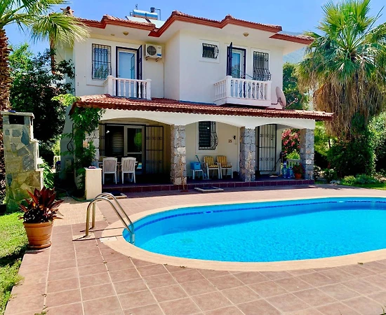 Fethiye Ölüdeniz'de Merkezi Konumda, Özel Havuzlu, 3+1 Villa - 1