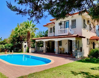 Fethiye Ölüdeniz'de Merkezi Konumda, Özel Havuzlu, 3+1 Villa - 3