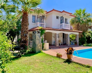 Fethiye Ölüdeniz'de Merkezi Konumda, Özel Havuzlu, 3+1 Villa - 4