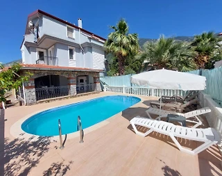 Fethiye Ölüdeniz'de Merkezi Konumda, Özel Havuzlu, 4+1 Villa - 1