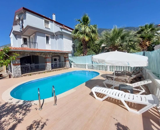 Fethiye Ölüdeniz'de Merkezi Konumda, Özel Havuzlu, 4+1 Villa - 1