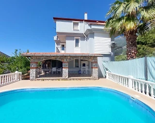 Fethiye Ölüdeniz'de Merkezi Konumda, Özel Havuzlu, 4+1 Villa - 2