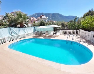Fethiye Ölüdeniz'de Merkezi Konumda, Özel Havuzlu, 4+1 Villa - 4