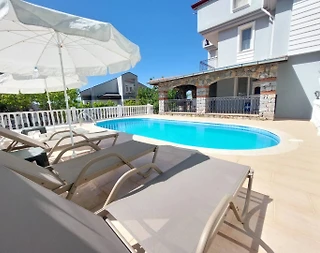 Fethiye Ölüdeniz'de Merkezi Konumda, Özel Havuzlu, 4+1 Villa - 5