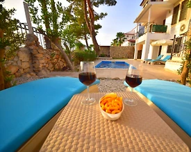 Fethiye Ölüdeniz'de Merkezi Konumda, Özel Havuzlu, 4 Kişilik Villa - 3