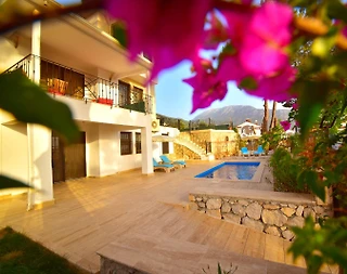 Fethiye Ölüdeniz'de Merkezi Konumda, Özel Havuzlu, 4 Kişilik Villa - 2