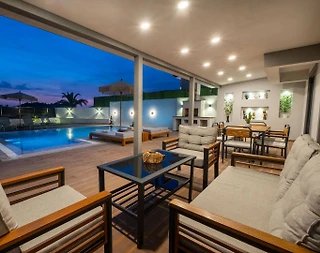 Fethiye Ölüdeniz'de Merkezi Konumda, Özel Havuzlu, 8 Kişilik Villa - 2