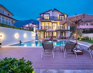 Fethiye Ölüdeniz'de Merkezi Konumda, Özel Havuzlu, 8 Kişilik Villa - 1