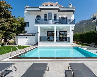 Fethiye Ölüdeniz'de Merkezi Konumda, Özel Havuzlu, 8 Kişilik Villa - 1