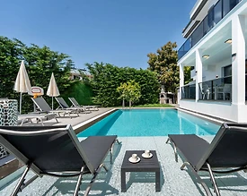 Fethiye Ölüdeniz'de Merkezi Konumda, Özel Havuzlu, 8 Kişilik Villa - 2