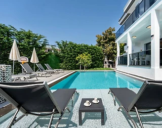 Fethiye Ölüdeniz'de Merkezi Konumda, Özel Havuzlu, 8 Kişilik Villa - 2