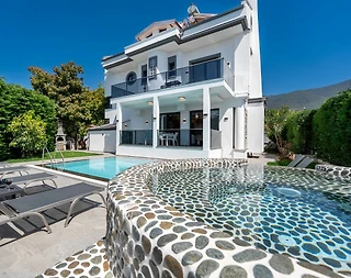 Fethiye Ölüdeniz'de Merkezi Konumda, Özel Havuzlu, 8 Kişilik Villa - 4
