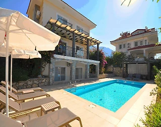 Fethiye Ölüdeniz'de Merkezi Konumda, Özel Havuzlu, 8 Kişilik Villa - 3