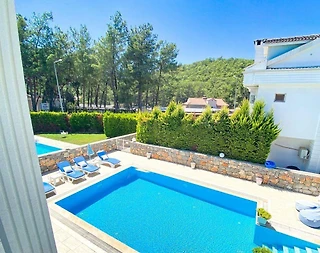 Fethiye Ölüdeniz'de Merkezi Konumda, Özel Havuzlu, Bahçeli Villa - 3