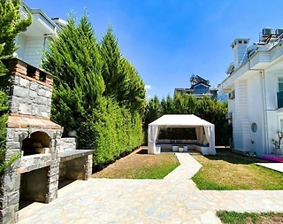 Fethiye Ölüdeniz'de Merkezi Konumda, Özel Havuzlu, Bahçeli Villa - 4