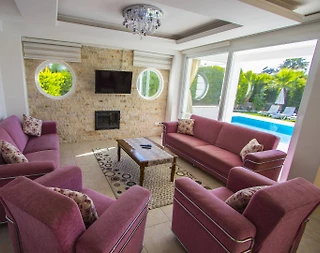 Fethiye Ölüdeniz'de Merkezi Konumda, Özel Havuzlu, Bahçeli Villa - 3