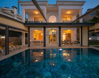 Fethiye Ölüdeniz'de Merkezi Konumda, Özel Havuzlu, Geniş Bahçeli Villa - 5