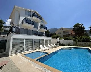 Fethiye Ölüdeniz'de Merkezi Konumda, Özel Havuzlu, Geniş Villa - 2
