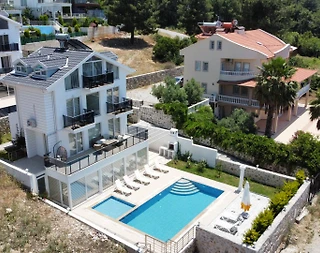 Fethiye Ölüdeniz'de Merkezi Konumda, Özel Havuzlu, Geniş Villa - 4