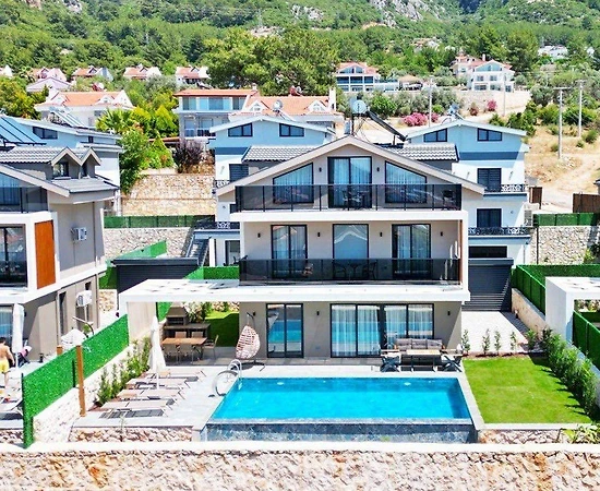 Fethiye Ölüdeniz'de Merkezi Konumda, Özel Havuzlu, İkiz Villa - 1