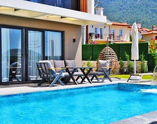 Fethiye Ölüdeniz'de Merkezi Konumda, Özel Havuzlu, İkiz Villa - 4
