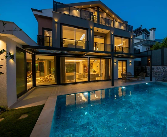 Fethiye Ölüdeniz'de Merkeze Yakın, Özel Havuzlu, Kiralık Villa - 1