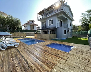 Fethiye Ölüdeniz'de Merkezi Konumda, Özel Havuzlu, Konforlu Villa - 1