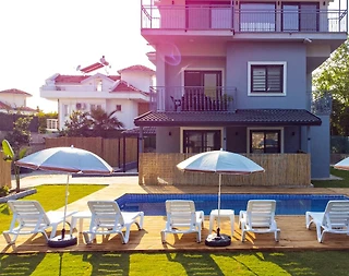 Fethiye Ölüdeniz'de Merkezi Konumda, Özel Havuzlu, Konforlu Villa - 2