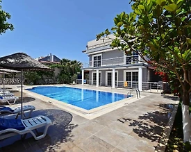 Fethiye Ölüdeniz'de Merkezi Konumda, Özel Havuzlu, Konforlu Villa - 3